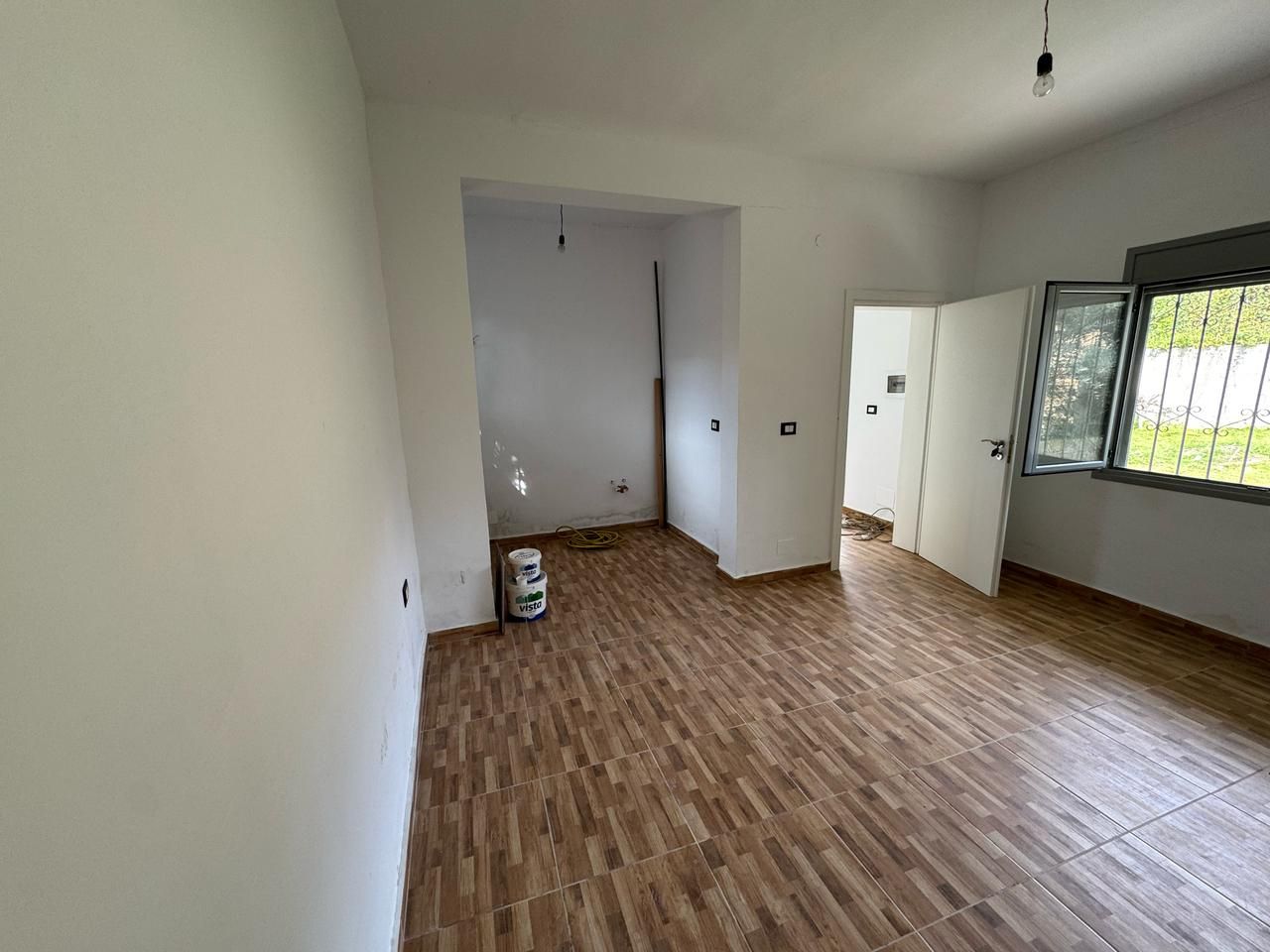 Privat hus med én etasje til salgs i Vlora Albania